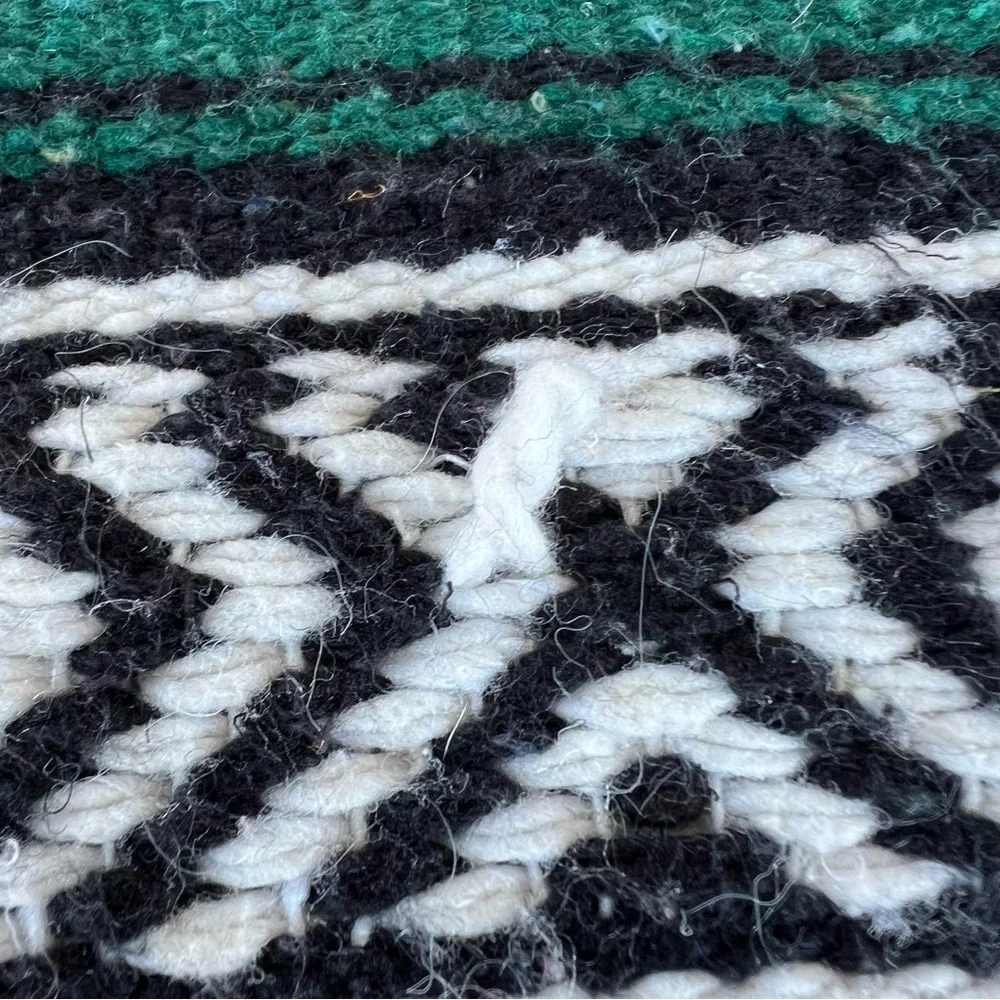 Mexican Serape Woven Falsa Blanket Fringed Red White Green Black 62x76 Soft GUC